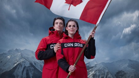 Équipe Canada - Tessa Virtue et Scott Moir - Porte-drapeaux