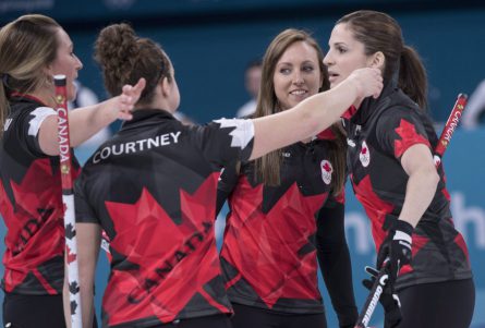 L'équipe féminine de curling gagne un troisième match de suite. (LA PRESSE CANADIENNE/ Paul Chiasson)
