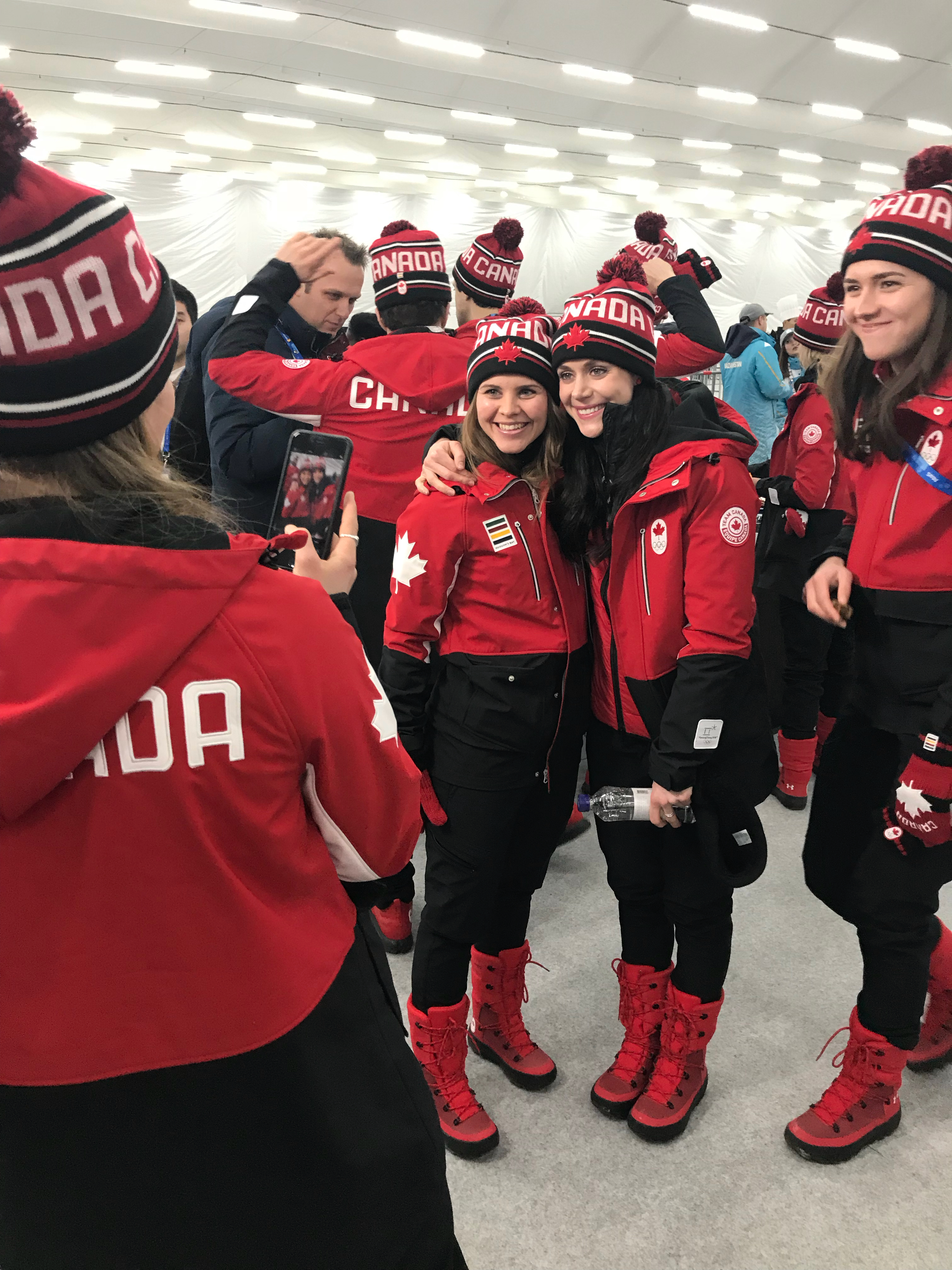 Marsha Hudey, Tessa Virtue et Isabelle Weidemann.