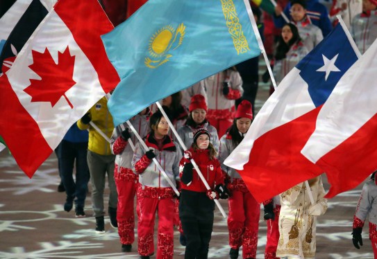 La patineuse de vitesse sur courte piste, Kim Boutin, porte-drapeau du Canada (Photo: COC)