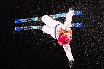 Catrine Lavallée en action lors des qualifications à l'épreuve des sauts, ens ki acrobatique, aux Jeux olympiques de PyeongChang, le 15 février 2018. (Photo Vincent Ethier/COC)