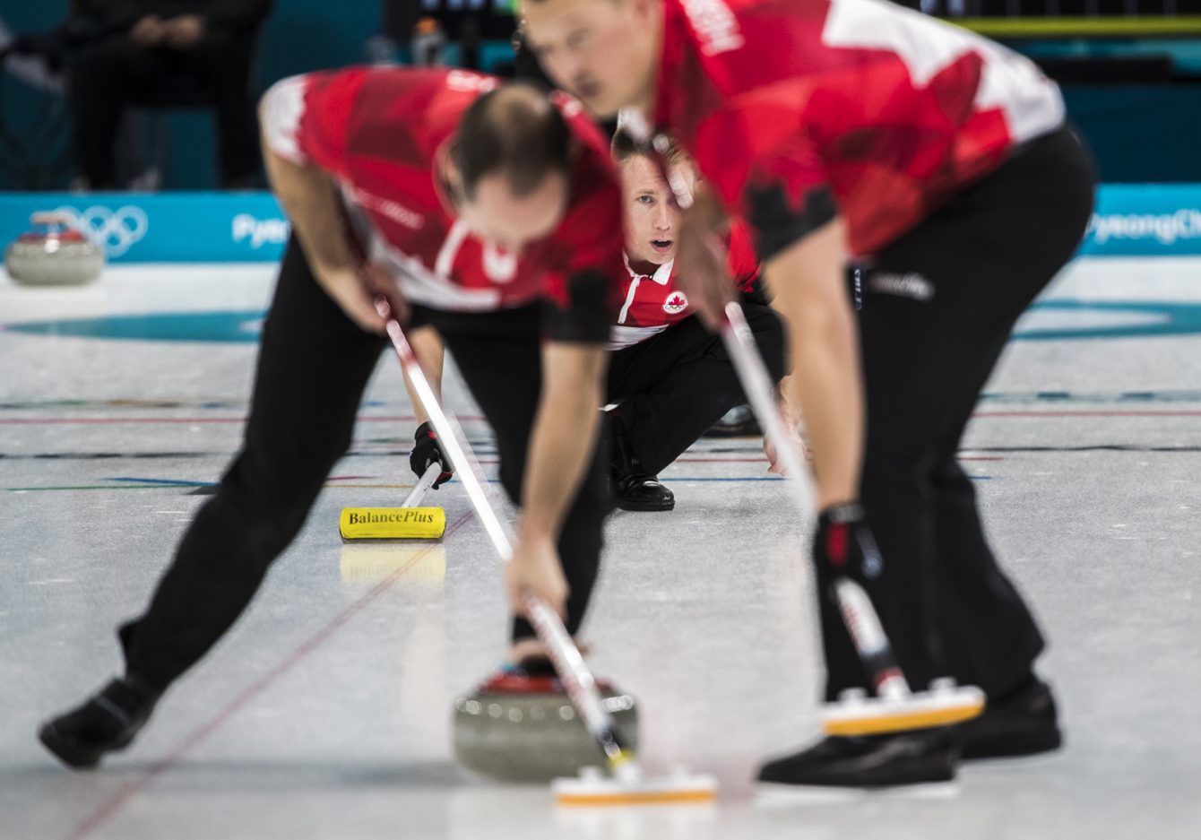 L'équipe de Kevin Koe lors du tournoi de qualifications aux Jeux olympiques de PyeongChang, le 14 février 2018. (Photo COC/Stephen Hosier)