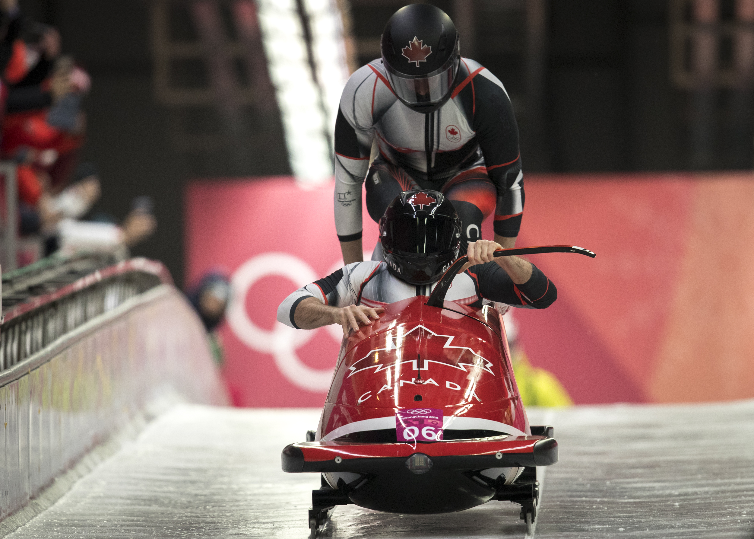 Justin Kripps et Alexander Kopacz remportent une médaille d'or en bob à deux. LA PRESSE CANADIENNE/HO - COC – David Jackson