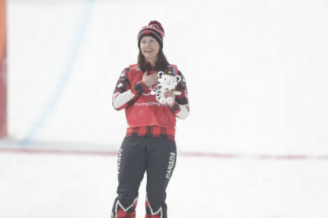 Kelsey Serwa après la course en ski cross, où elle a décroché l'or. (Photo: COC/Jason Ransom et David Jackson)