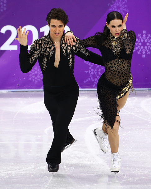 Tessa Virtue et Scott Moir patinent leur programme court de danse sur glace aux Jeux olympiques de PyeongChang, le 19 février 2018. Photo COC/Vaughn Ridley