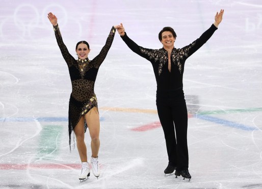 Tessa Virtue et Scott Moir patinent leur programme court de danse sur glace aux Jeux olympiques de PyeongChang, le 19 février 2018. Photo COC/Vaughn Ridley