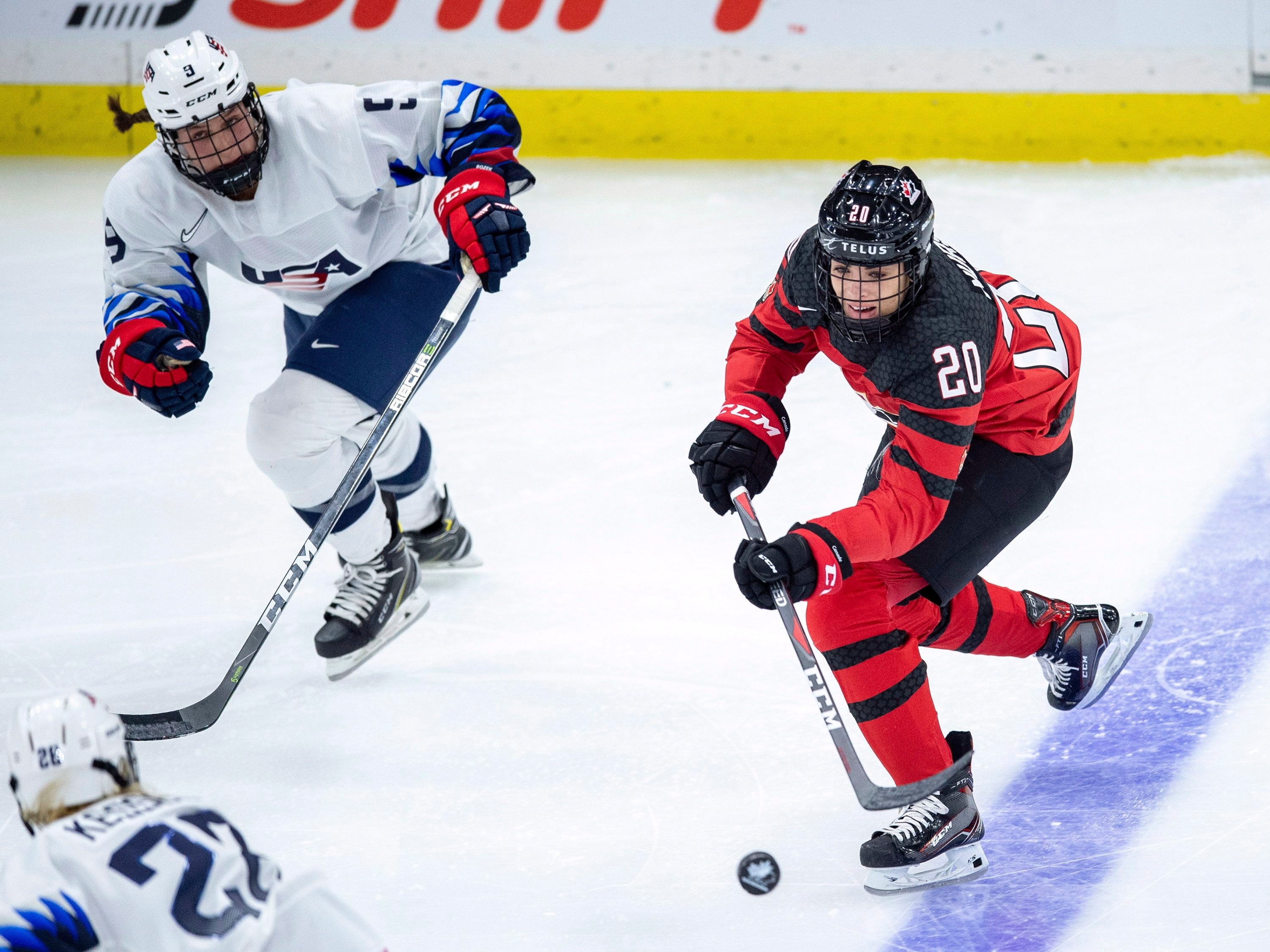 Le Canada remporte l'argent au tournoi des Quatre Nations - Équipe Canada
