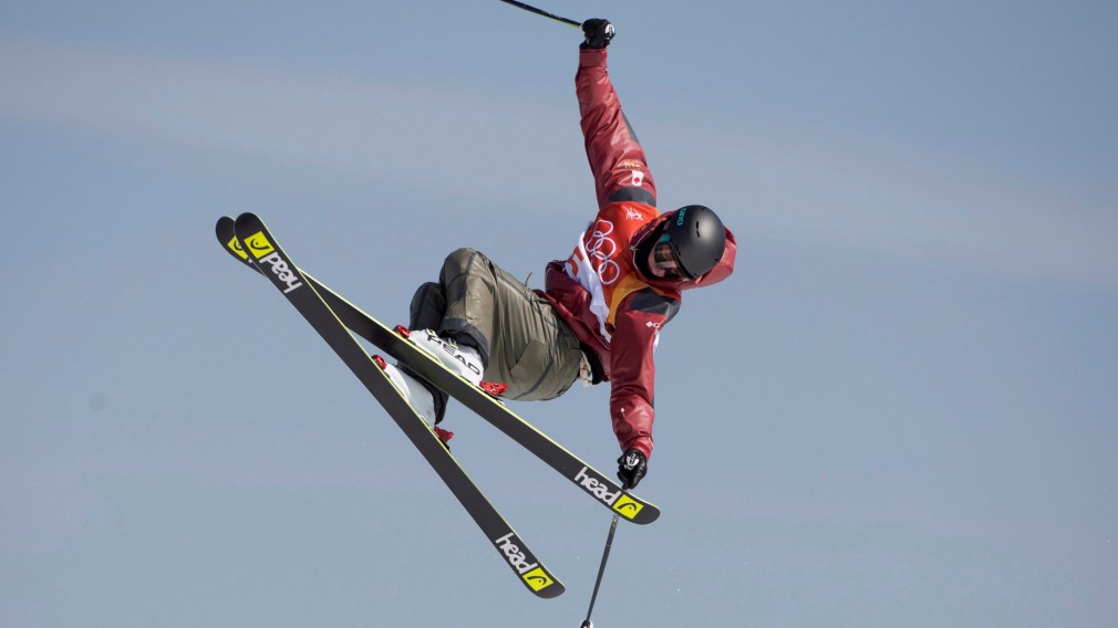 Evan McEachran remporte l’or en ski slopestyle au Dew Tour