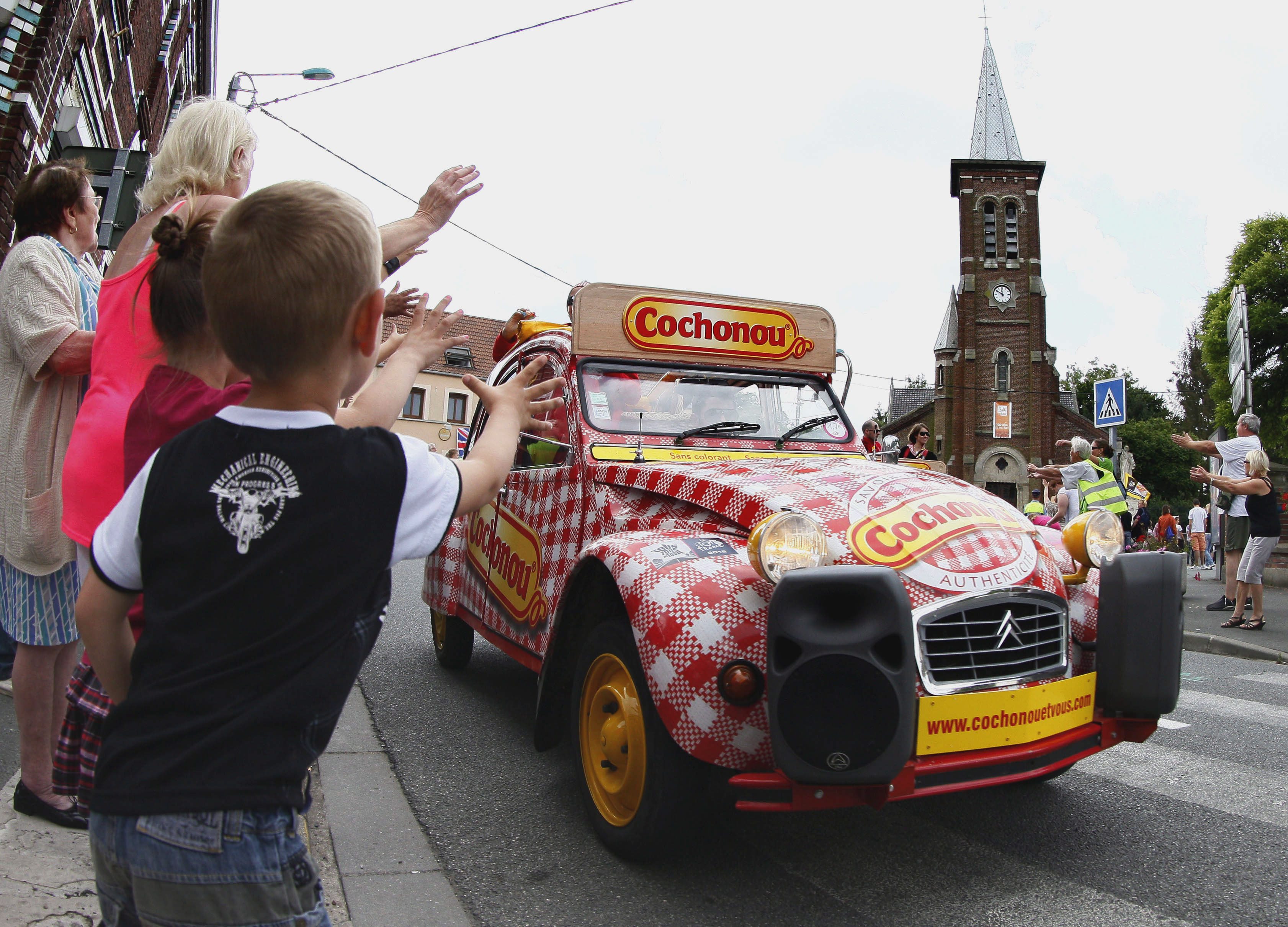 char allégorique de la caravane publicitaire du Tour de France 2018
