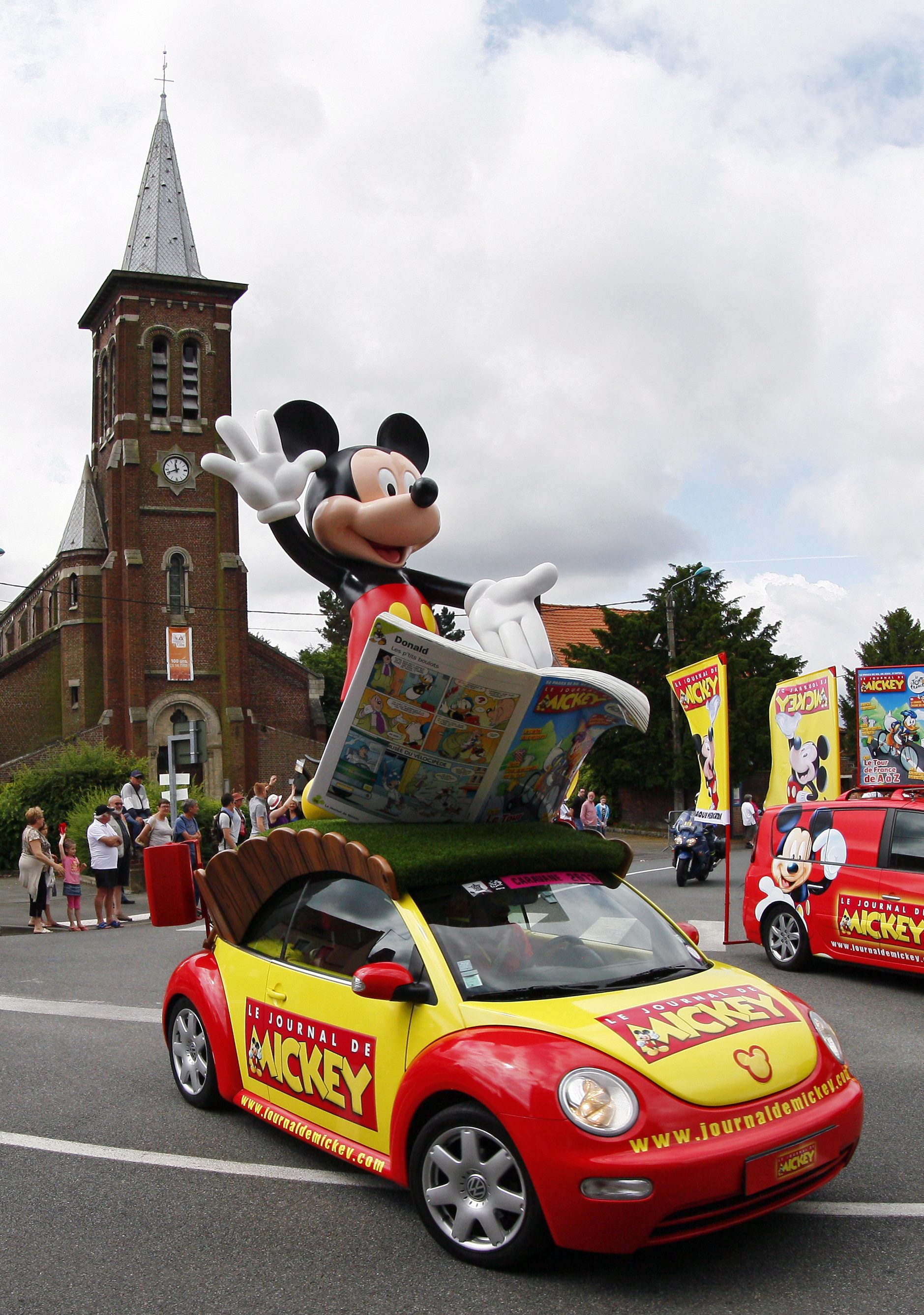 char allégorique de la caravane publicitaire du Tour de France 2018