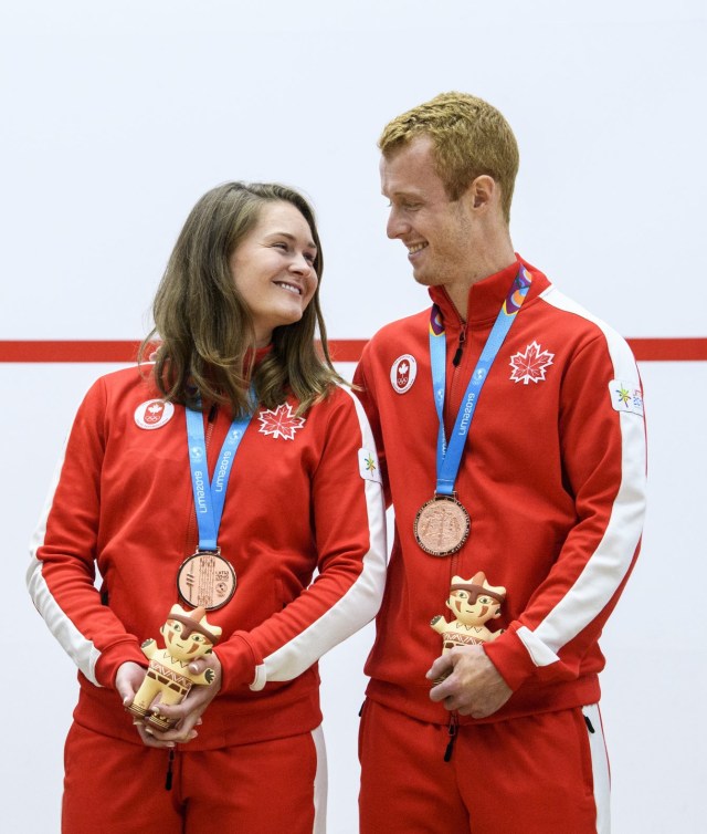 Hollie Naughton et Andrew Schnell ont remporté la médaille de bronze au squash en double mixte aux Jeux panaméricains de Lima