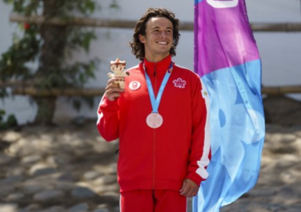 Équipe Canada Keenan Simpson slalom Lima 2019 Keenan Simpson avec sa médaille de bronze