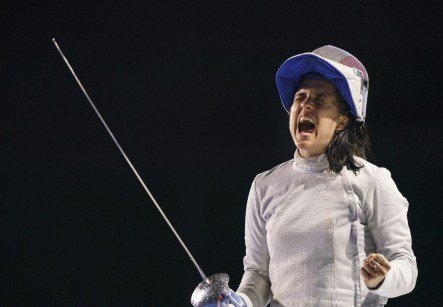 Gabriella Page célèbre après avoir vaincu Chloe Fox-Gitomer, des États-Unis, au sabre individuel lors de rondes préliminaires aux Jeux panaméricains de Lima, au Pérou, le 6 août 2019. Photo : Dave Holland/COC