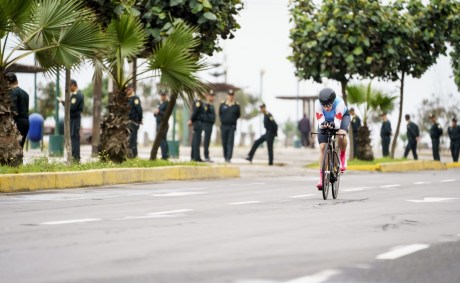 Laurie Jussaume participe au contre-la-montre en cyclisme sur route aux Jeux panaméricains de Lima, au Pérou, le 7 aoput 2019. Photo : Dave Holland/COC
