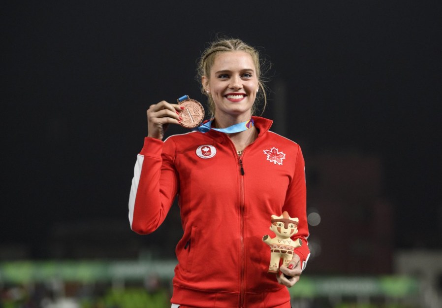 Alysha Newman remporte le bronze au saut à la perche aux Jeux panaméricains de Lima, au Pérou, le 8 août 2019. Photo : Vincent Ethier/COC