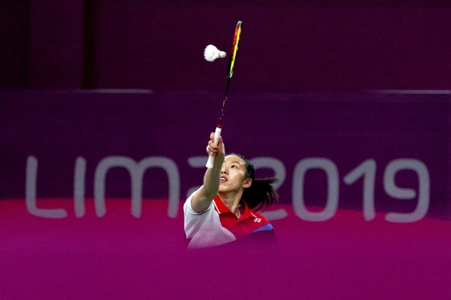 Michelle Li pendant la demi-finale du simple féminin à Lima 2019.
