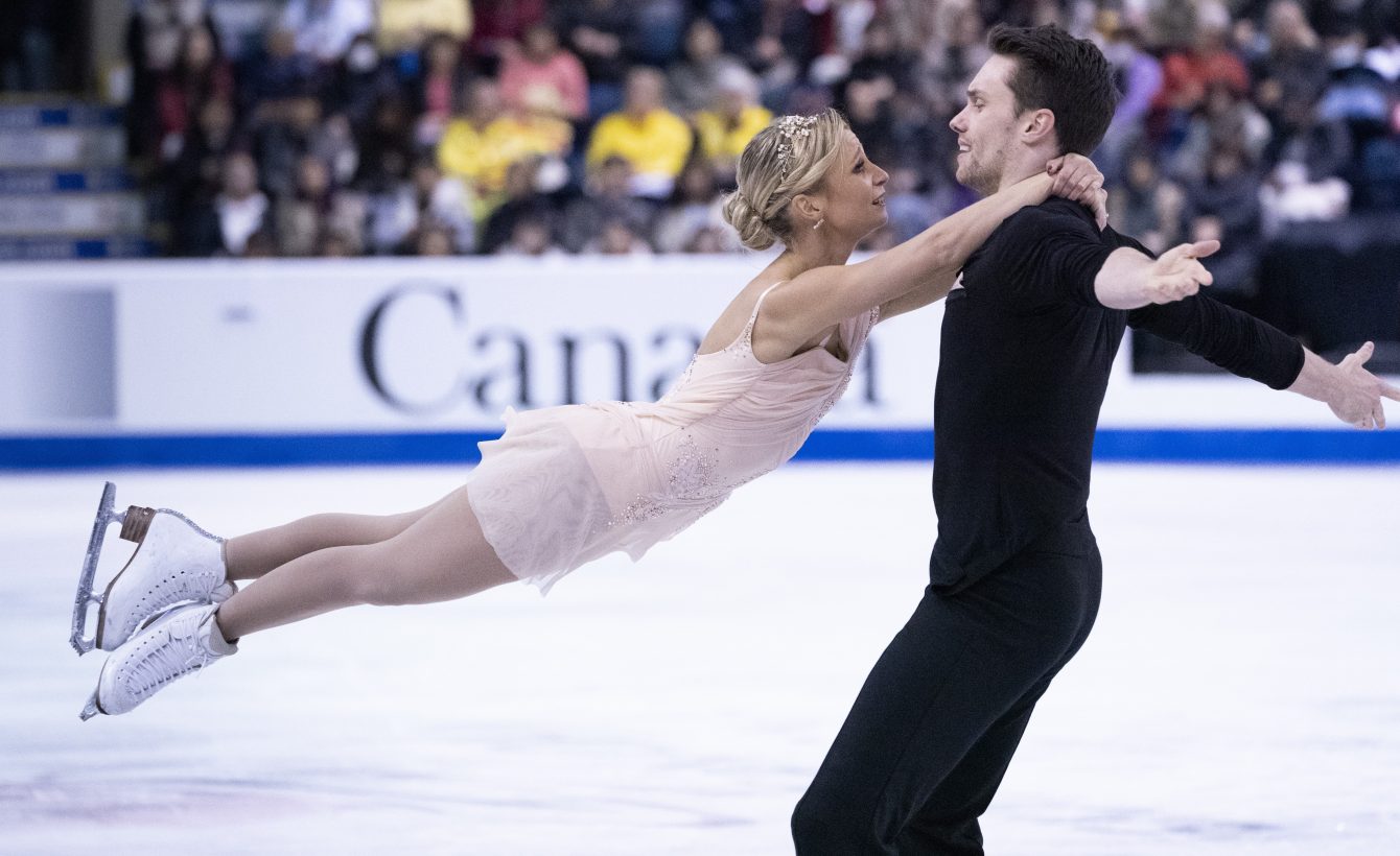 Magie à Domicile : Pleins Feux Sur Les Patineurs Artistiques à L ...