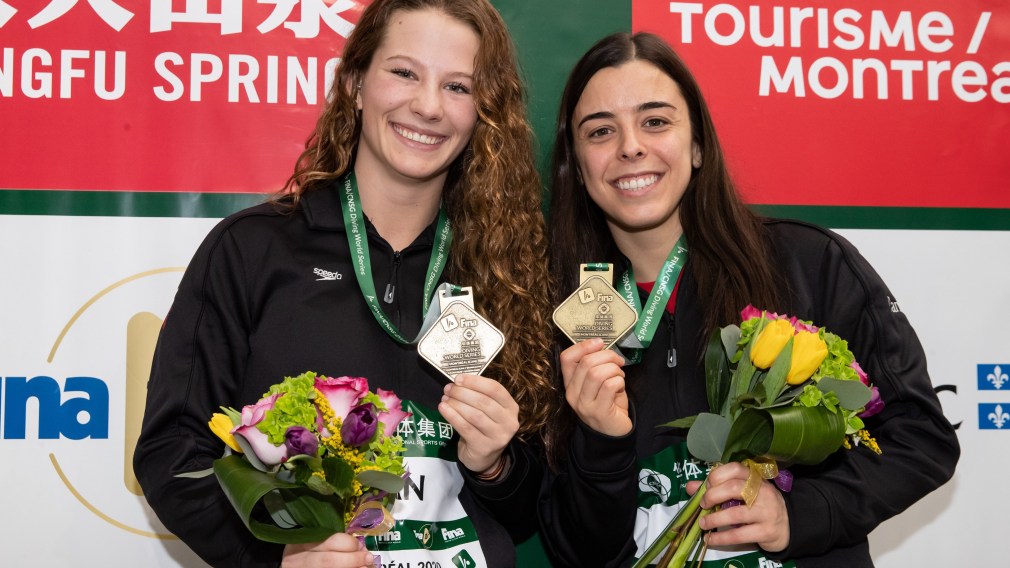 Le Canada gagne deux médailles d’or, une de bronze pour entamer la Série mondiale de plongeon de Montréal