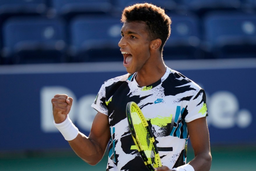 US Open Tennis Felix Auger-Aliassime, du Canada, célèbre sa victoire contre Corentin Moutet, de la France, au troisième tour du US Open le 5 septembre 2020 à New York.