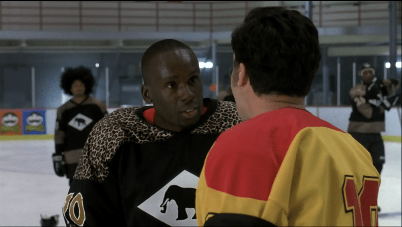 Bruny Surin joue le rôle d'un joueur de hockey dans le film les boys 2.