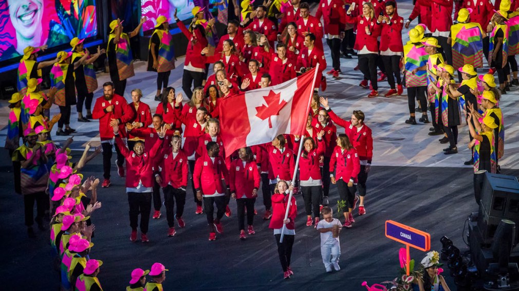 La famille Dellelce passe le flambeau aux espoirs olympiques avec un don de 2 millions $