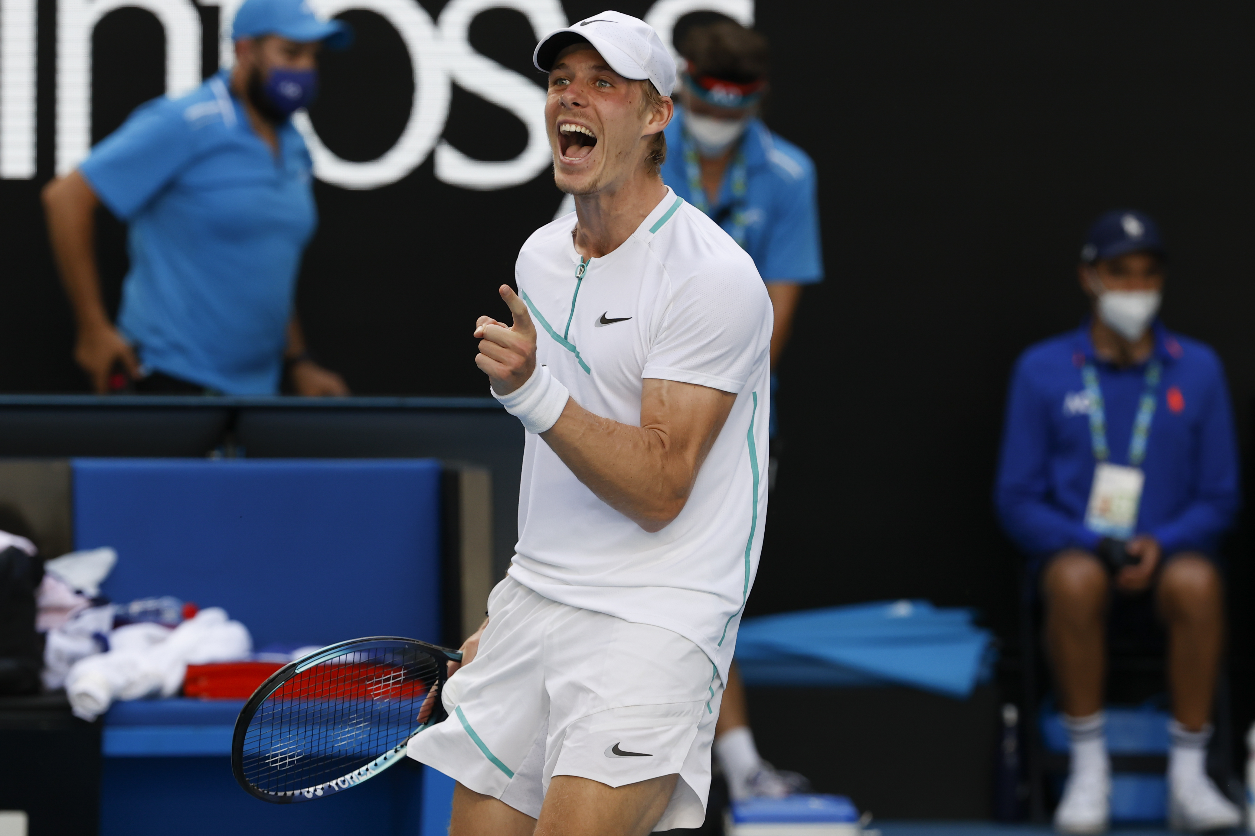 Австралия опен мужчины. Надаль 2022. Трофеи Австралия опен. Australian open Fans Jocovic.