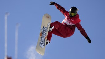 Brooke D'Hond en plein saut.