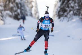 Une biathlonienne en action