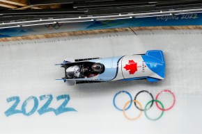 Christine de Bruin et Kristen Bujnowski participe à l'épreuve de bobsleigh à 2 femmes lors des Jeux Beijing 2022.