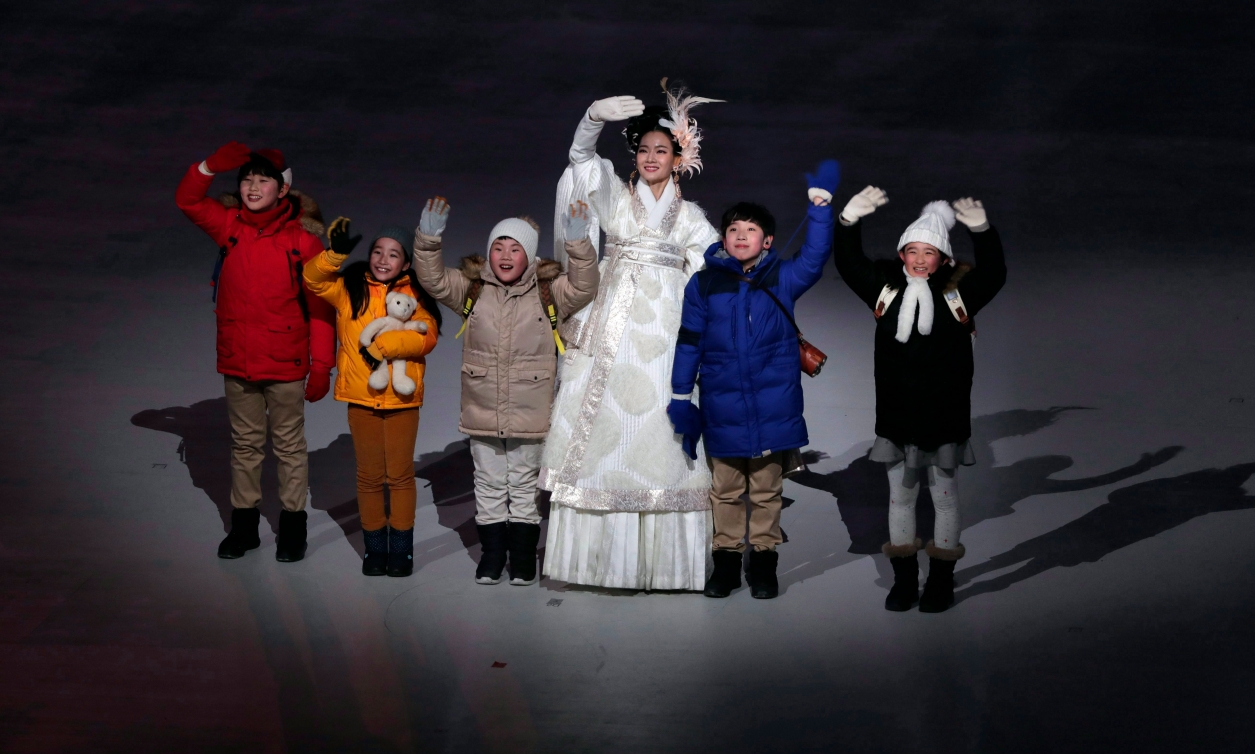 Des enfants sur la scène pendant la cérémonie d'ouverture des Jeux olympiques d'hiver de 2018 à PyeongChang.