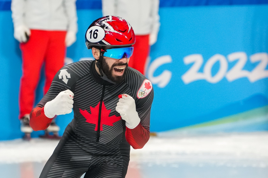 Steven Dubois réagit avec joie.