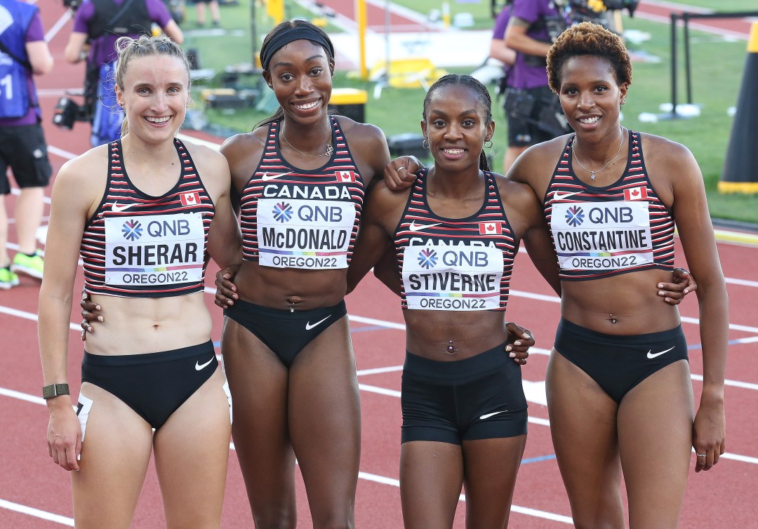 Le relais féminin 4x400 m du Canada composé de Zoe Sherar, Natassha McDonald, Aiyanna Stiverne et Kyra Constantine.