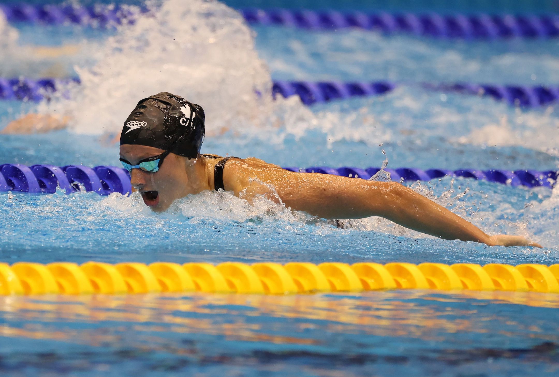 Summer McIntosh Défend Avec Succès Son Titre Mondial Du 200 M Papillon ...