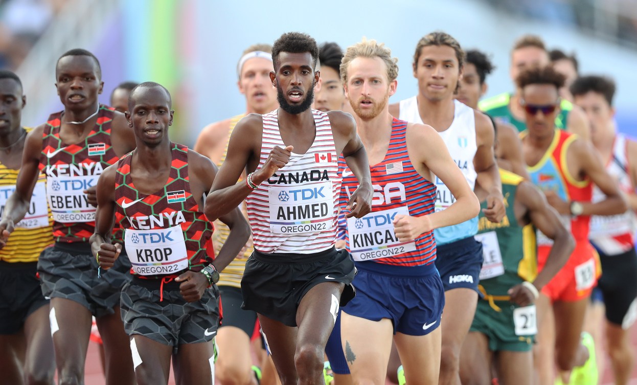 Mohammed Ahmed pendant une course de 5000 m. 