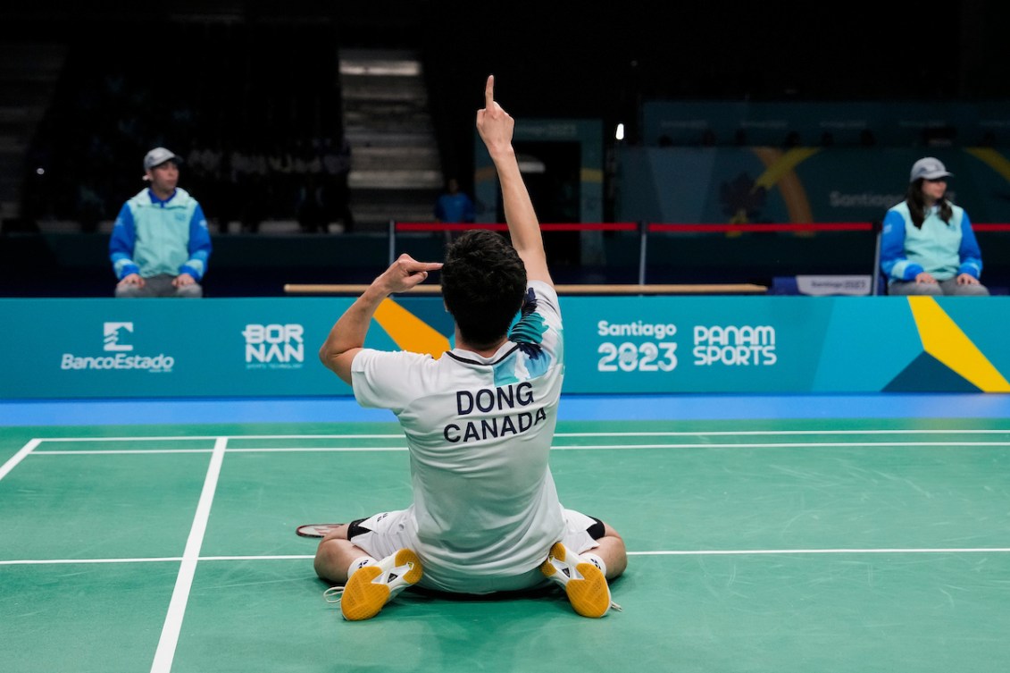 4 joueurs de badminton Super Premium défini pour partie, l'utilisation de  jeux de sport de plein air - Chine Le badminton et le jeu de jeu de  badminton prix