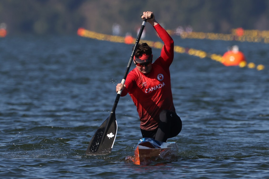 Connor Fitzpatrick dans son canoë.