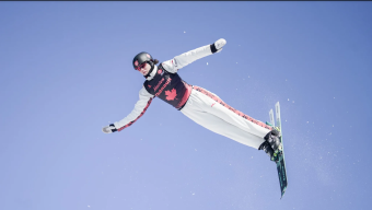 Manon Thénault à la Coupe du monde de ski acrobatique de Lac Beauport, février 2024.