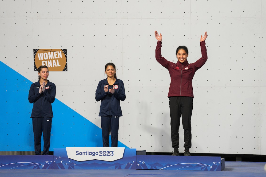 Trois athlètes sur le podium de Santiago 2023. 