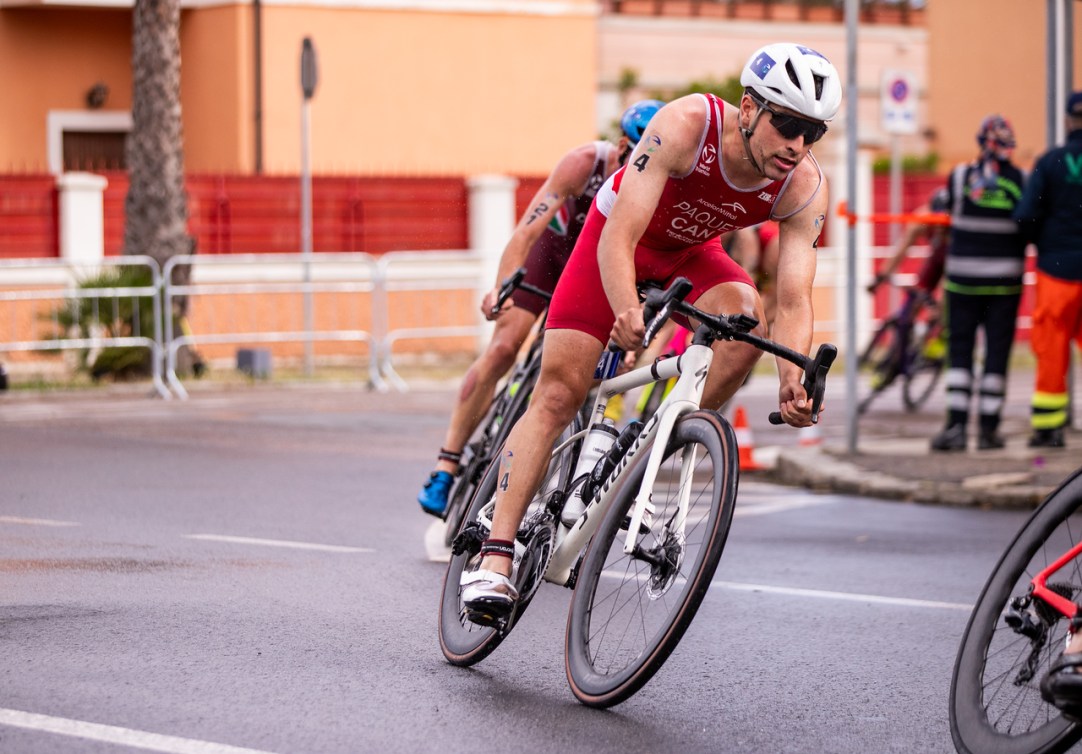 Charles Paquet sur son vélo.