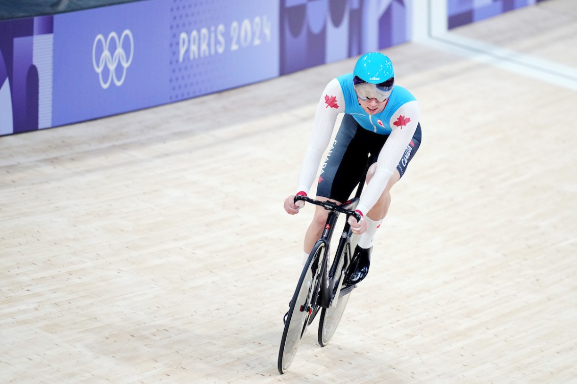 Nick Wammes lors de l'épreuve de sprint en cyclisme sur piste.