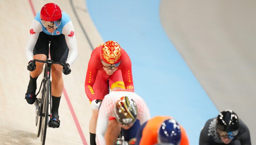 Kelsey Mitchell pendant une course de keirin.