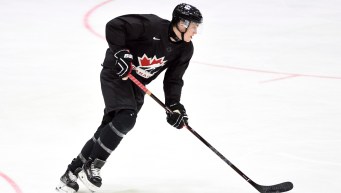 Travis Sanheim à l'entraînement.
