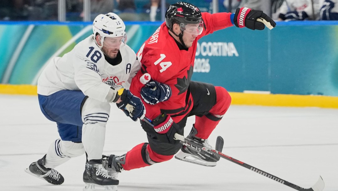 Bo Horvat en action en hockey sur glace.