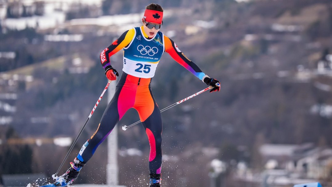 Alison Mackie en ski de fond.