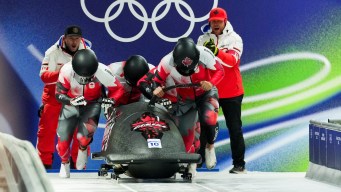 Keaton Bruggeling en action en bobsleigh.