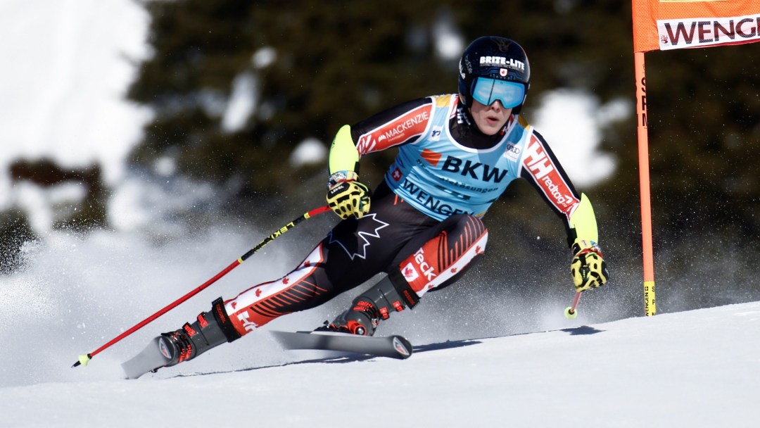Riley Seger dévale la piste.