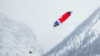 Victor Primeau en action en ski acrobatique.