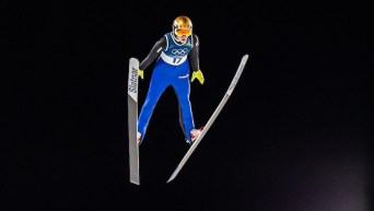 Nicole Maurer en action en saut à ski.