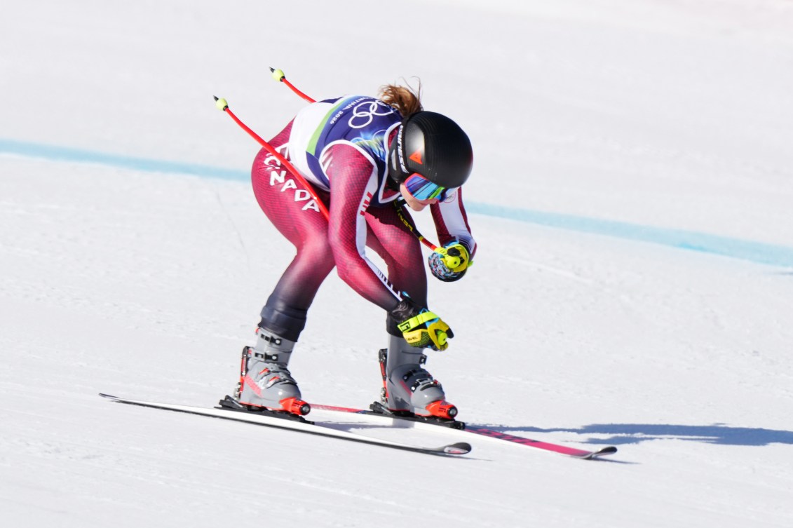 Valérie Grenier en pleine descente de ski