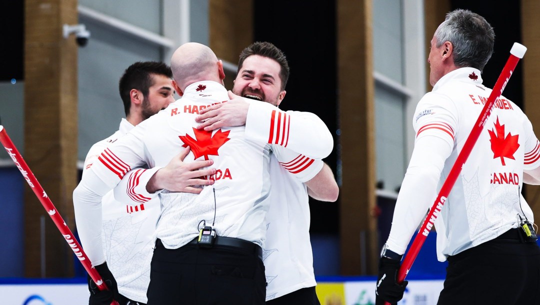 Matt Dunstone enlace ses coéquipiers